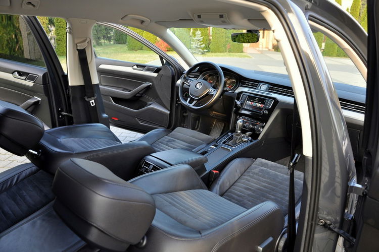 Volkswagen Passat 2.0TDI(190KM) Full Led Radar ACC Skóry Masaże Reling F1 Alu18"ASO VW zdjęcie 24