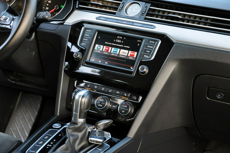 Volkswagen Passat 2.0TDI(190KM) Full Led Radar ACC Skóry Masaże Reling F1 Alu18"ASO VW zdjęcie 27