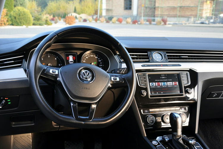 Volkswagen Passat 2.0TDI(190KM) Full Led Radar ACC Skóry Masaże Reling F1 Alu18"ASO VW zdjęcie 30