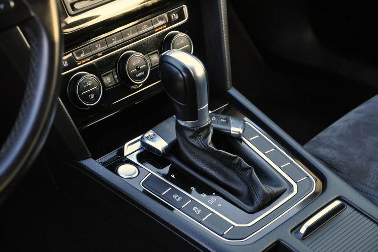 Volkswagen Passat 2.0TDI(190KM) Full Led Radar ACC Skóry Masaże Reling F1 Alu18"ASO VW zdjęcie 34