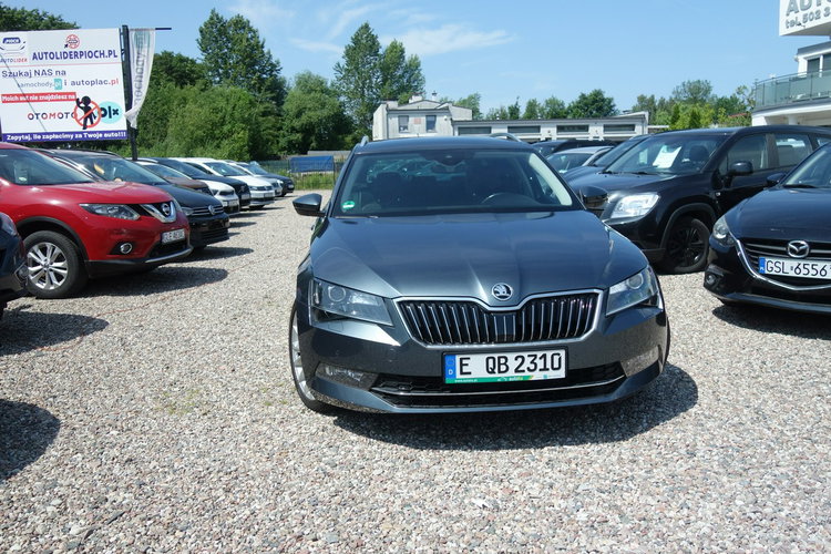 Superb Skoda Superb 2016 2.0 TDI 190km automat dobrze wyposażona zdjęcie 3
