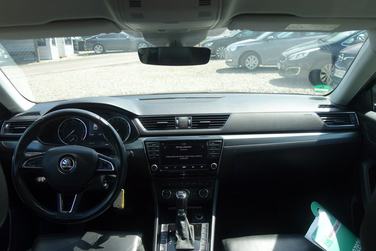 Superb Skoda Superb 2016 2.0 TDI 190km automat dobrze wyposażona zdjęcie 6