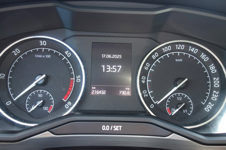 Superb Skoda Superb 2016 2.0 TDI 190km automat dobrze wyposażona zdjęcie 7