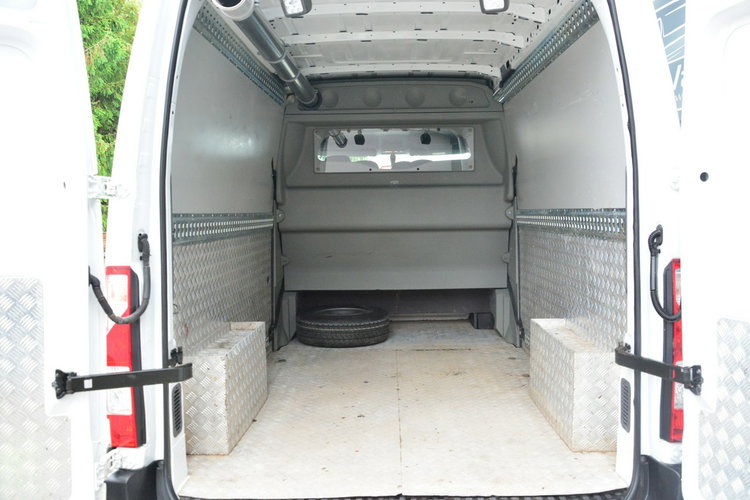 Renault Master 7 osobowy brygadówka max doka pełna opcja bagażnik regały 145KM zdjęcie 5