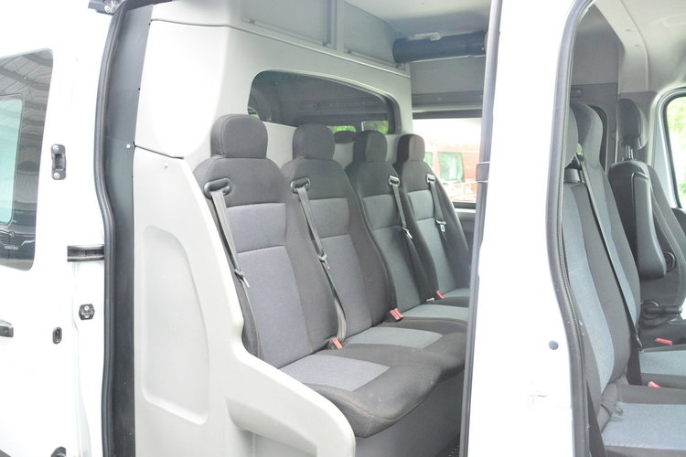 Renault Master 7 osobowy brygadówka max doka pełna opcja bagażnik regały 145KM zdjęcie 6
