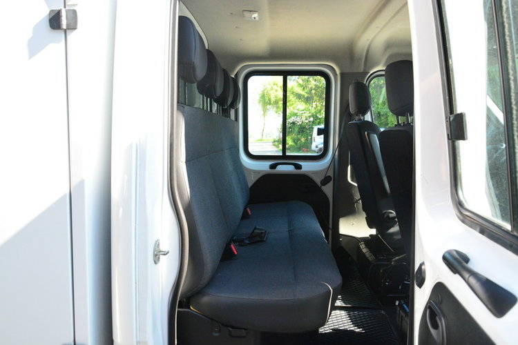 Renault Master średniak L2H2 3 osobowy blaszak pełna opcja regały serwis 130KM zdjęcie 7