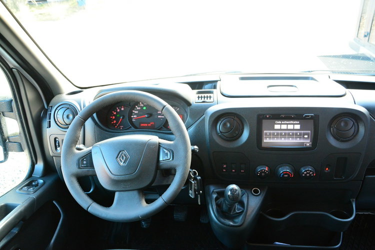 Renault Master L2H2 7 osobowy brygadówka średniak pełna opcja servis regały zdjęcie 8