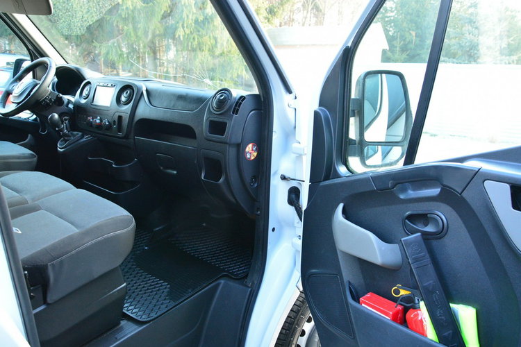Renault Master 7 osobowy brygadówka doka max pełna opcja servis regały zdjęcie 7