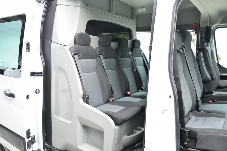 Renault Master średniak 7 osobowy brygadówka doka dystrybutor servis regały zdjęcie 6