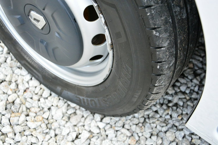 Renault Master średniak 7 osobowy brygadówka doka dystrybutor servis regały zdjęcie 9