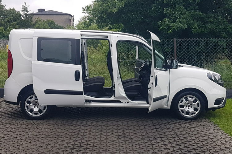 Fiat Doblo MAXI 5 OSÓB DŁUGI KLIMA 6-BIEGÓW KRAJOWY 2 X DRZWI BOCZNE PRZESUWNE zdjęcie 27