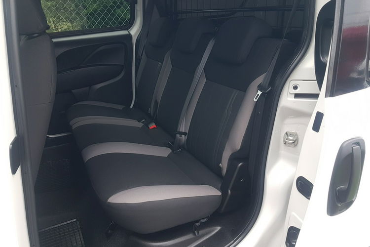 Fiat Doblo MAXI 5 OSÓB DŁUGI KLIMA 6-BIEGÓW KRAJOWY 2 X DRZWI BOCZNE PRZESUWNE zdjęcie 6