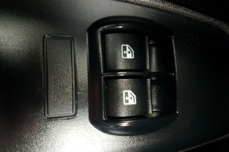 Fiat Doblo MAXI 5 OSÓB DŁUGI KLIMA 6-BIEGÓW KRAJOWY 2 X DRZWI BOCZNE PRZESUWNE zdjęcie 9