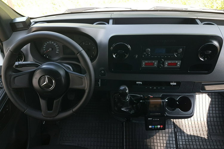 Mercedes Sprinter MAXI CHŁODNIA AGREGAT 2 KOMORY GRZANIE KLIMA IZOTERMA BLASZAK zdjęcie 20