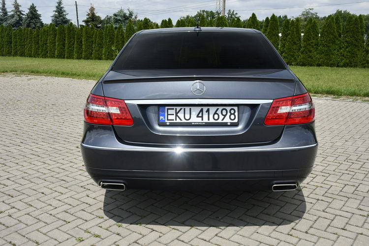 Mercedes E 200 2.2cdi Serwis.Klimatr 2 str.DVD.Skóry.Kam.Cof.Asystent Parkowania.Ledy zdjęcie 12