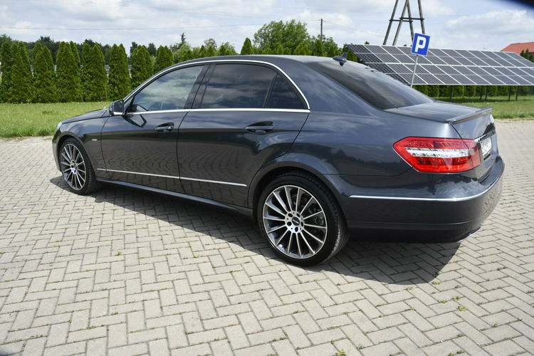 Mercedes E 200 2.2cdi Serwis.Klimatr 2 str.DVD.Skóry.Kam.Cof.Asystent Parkowania.Ledy zdjęcie 14