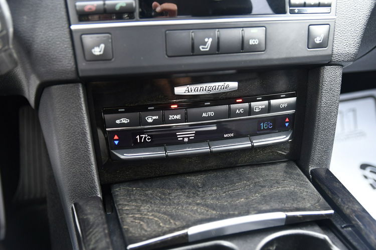 Mercedes E 200 2.2cdi Serwis.Klimatr 2 str.DVD.Skóry.Kam.Cof.Asystent Parkowania.Ledy zdjęcie 27