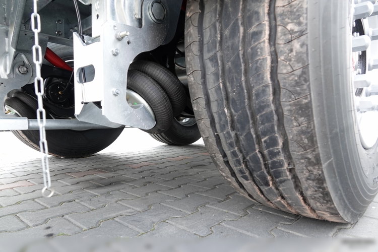 ZASŁAW Zasław WYWROTKA 28 m3 / FABRYCZNIE NOWA / STALOWA / RYNNA WANNA HP / OŚ PODNOSZONA / SAF / 2025 ROK zdjęcie 15