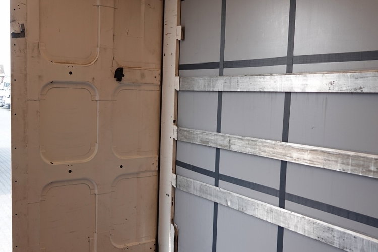 Krone / FIRANKA / STANDARD / OPONY 100% / DACH PODNOSZONY / OŚ PODNOSZONA zdjęcie 20