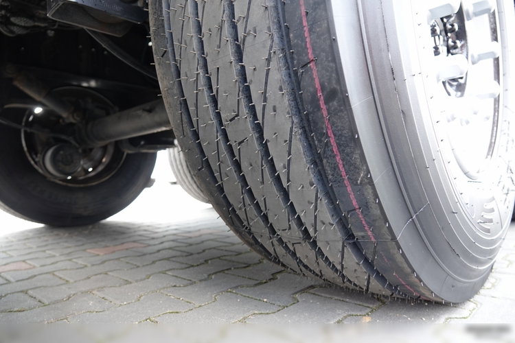 Krone / FIRANKA / STANDARD / OPONY 100% / DACH PODNOSZONY / OŚ PODNOSZONA zdjęcie 22