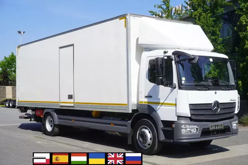 samochód ciężarowy Mercedes zdjęcie 1