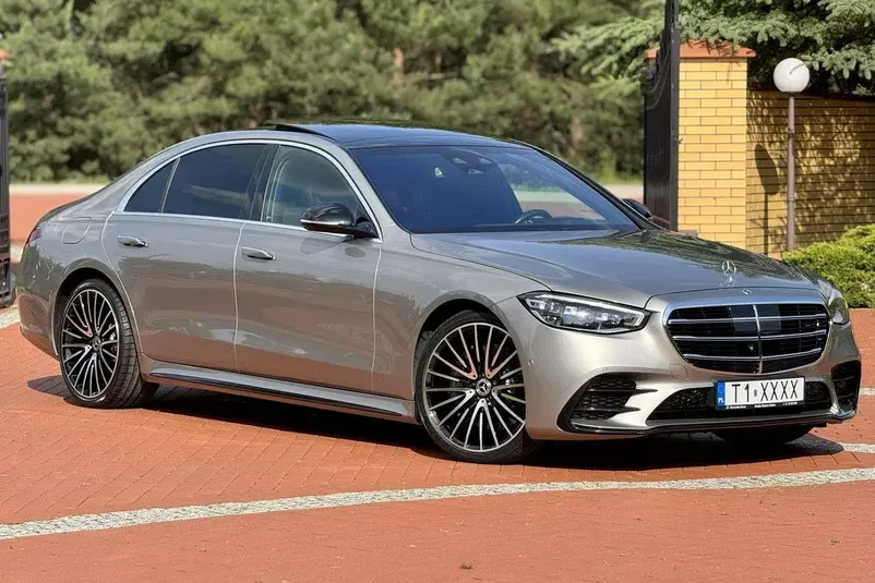 samochód osobowy Mercedes zdjęcie 1