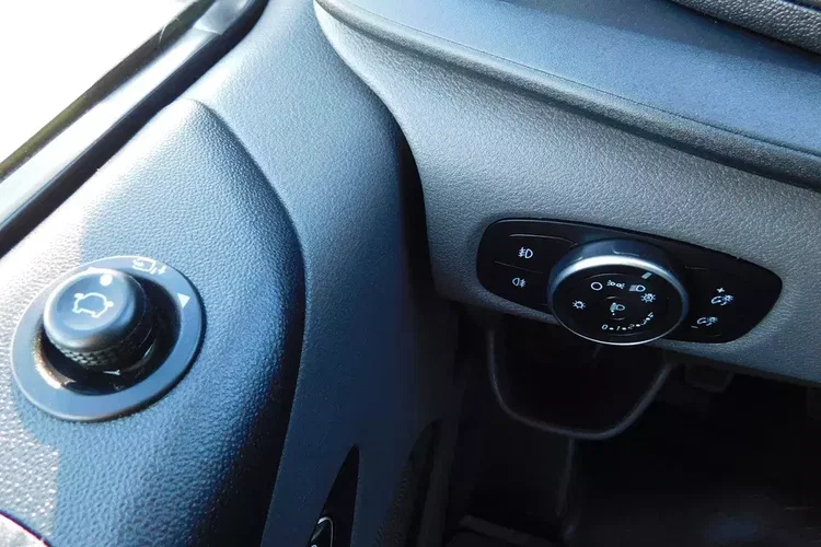 Ford Custom zdjęcie 12