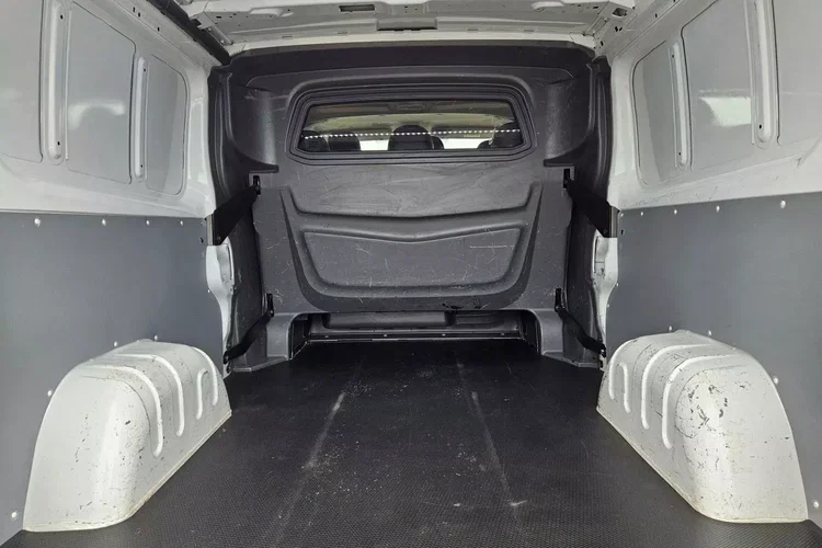 Renault Trafic L2H1 84900zł NETTO Brygadówka 6 osób 2.0dCi/120KM zdjęcie 15