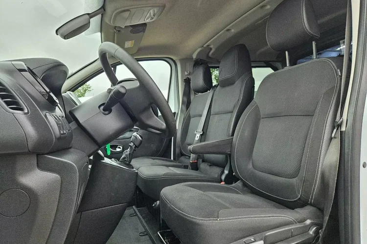Renault Trafic L2H1 84900zł NETTO Brygadówka 6 osób 2.0dCi/120KM zdjęcie 17