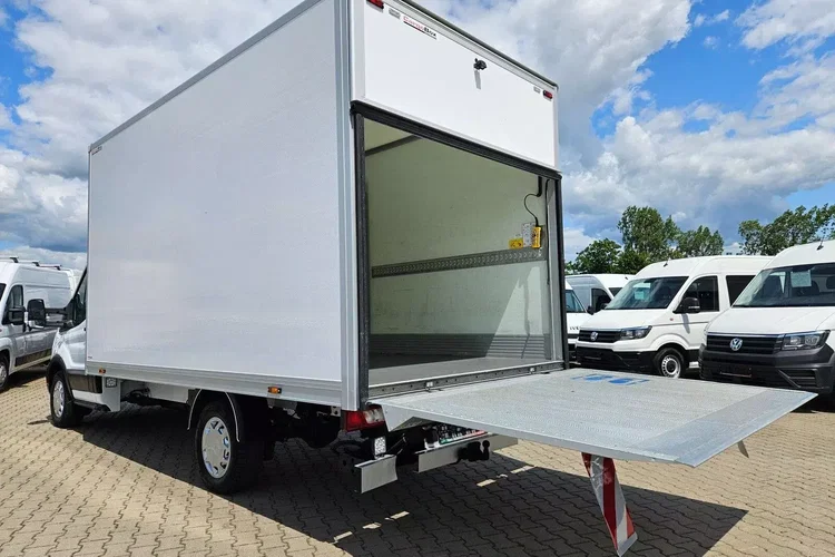 Ford transit Kontener 8 ePAL 79999zł NETTO 2.0 TdCi/131KM zdjęcie 14