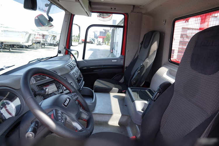 DAF CF 460 / 8x2/  LAWETA / PLATFORMA / NAJAZDY HYDRAULICZNE / WYCIĄGARKA / oś skrętna i podnoszona / EURO 6 zdjęcie 39