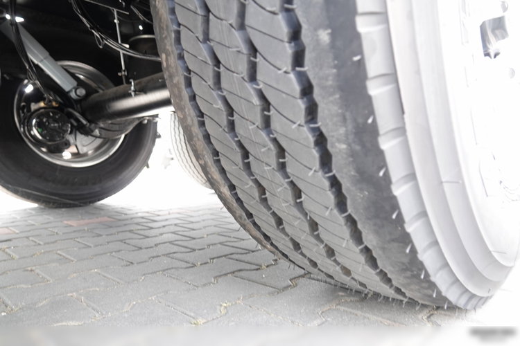 Wielton / WYWROTKA ALUMINIOWA 30 M3 / FABRYCZNIE NOWA 2025 ROK / ALUFELGI / OŚ PODNOSZONA /  DOSTĘPNA OD RĘKI zdjęcie 16