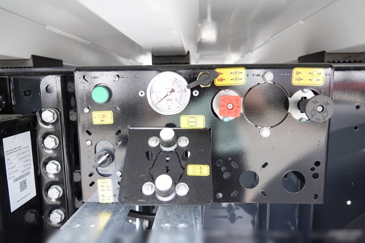 Wielton / WYWROTKA ALUMINIOWA 30 M3 / FABRYCZNIE NOWA 2025 ROK / ALUFELGI / OŚ PODNOSZONA /  DOSTĘPNA OD RĘKI zdjęcie 19