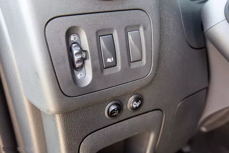 Renault Master 2.3 KONTENER + WINDA Silnik 1-Turbo zdjęcie 16