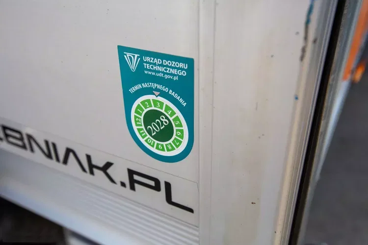 Renault Master 2.3 KONTENER + WINDA Silnik 1-Turbo zdjęcie 18