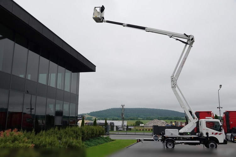 Renault MAXITY 130.35 / ZWYŻKA 20 METRÓW / PODNOŚNIK KOSZOWY KLUBB VAT-66-NLX / KOSZ 2 OSOBOWY - 250 KG / PO KONTRAKCIE SERWISOWYM zdjęcie 10