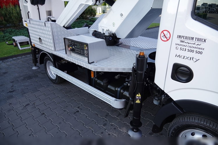 Renault MAXITY 130.35 / ZWYŻKA 20 METRÓW / PODNOŚNIK KOSZOWY KLUBB VAT-66-NLX / KOSZ 2 OSOBOWY - 250 KG / PO KONTRAKCIE SERWISOWYM zdjęcie 35