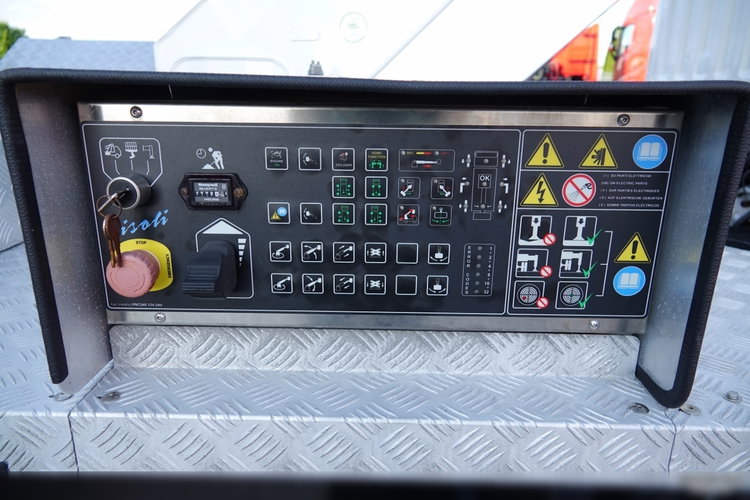 Renault MAXITY 130.35 / ZWYŻKA 20 METRÓW / PODNOŚNIK KOSZOWY KLUBB VAT-66-NLX / KOSZ 2 OSOBOWY - 250 KG / PO KONTRAKCIE SERWISOWYM zdjęcie 38