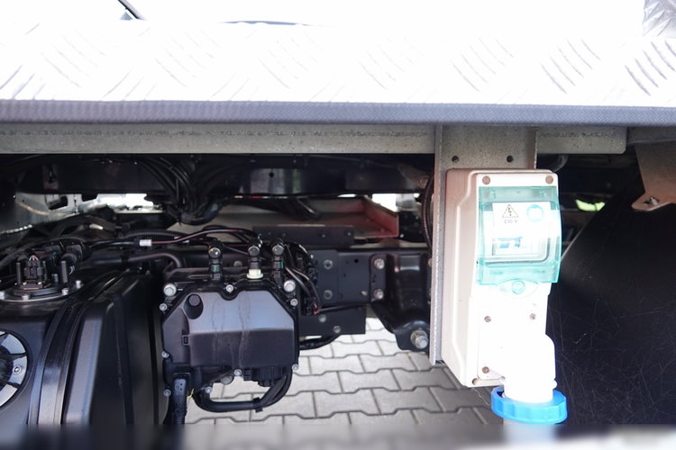 Renault MAXITY 130.35 / ZWYŻKA 20 METRÓW / PODNOŚNIK KOSZOWY KLUBB VAT-66-NLX / KOSZ 2 OSOBOWY - 250 KG / PO KONTRAKCIE SERWISOWYM zdjęcie 40