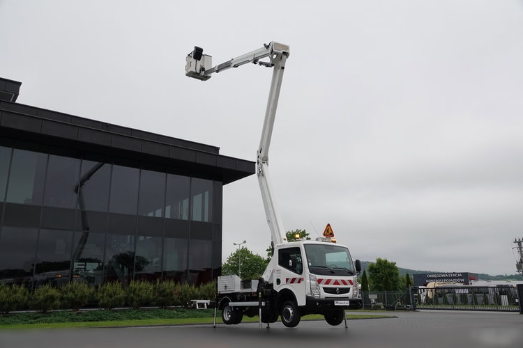 Renault MAXITY 130.35 / ZWYŻKA 20 METRÓW / PODNOŚNIK KOSZOWY KLUBB VAT-66-NLX / KOSZ 2 OSOBOWY - 250 KG / PO KONTRAKCIE SERWISOWYM zdjęcie 5