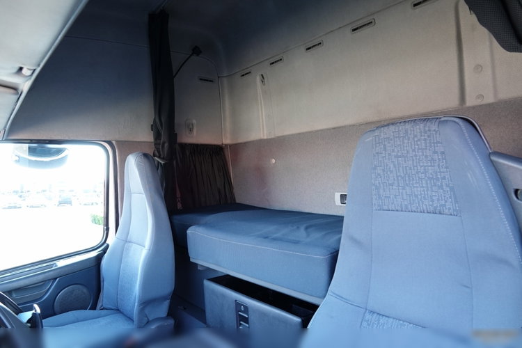 Volvo FM 450 / ADR / HYDRAULIKA /  RETARDER / ALUFELGI / / PO KONTRAKCIE SERWISOWYM zdjęcie 26