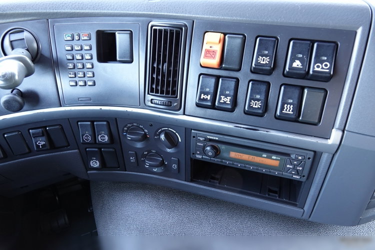 Volvo FM 450 / ADR / HYDRAULIKA /  RETARDER / ALUFELGI / / PO KONTRAKCIE SERWISOWYM zdjęcie 30