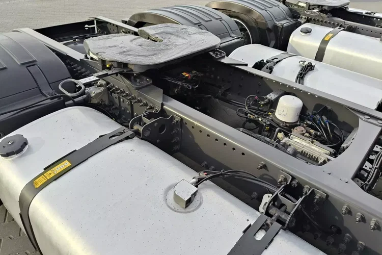 Volvo FH4 500 / AUTOMAT / LOW DECK / ACC / I-SHIFT / TV / zdjęcie 15