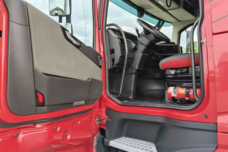 Volvo FH4 500 / AUTOMAT / LOW DECK / ACC / I-SHIFT / TV / zdjęcie 16