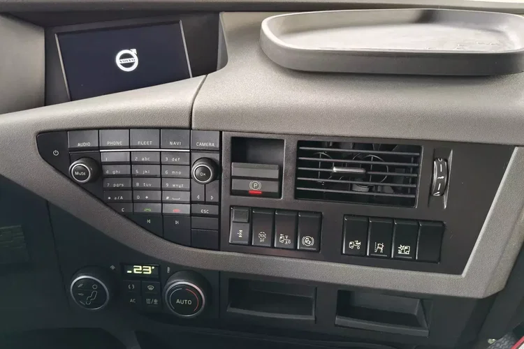 Volvo FH4 500 / AUTOMAT / LOW DECK / ACC / I-SHIFT / TV / zdjęcie 25