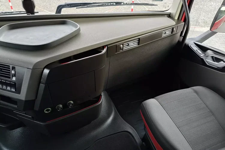 Volvo FH4 500 / AUTOMAT / LOW DECK / ACC / I-SHIFT / TV / zdjęcie 26
