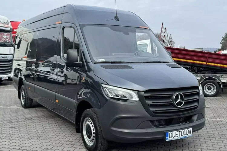 Mercedes 319 zdjęcie 4