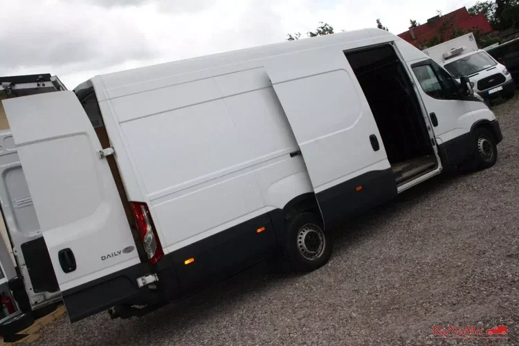 Iveco DAILY 35S18 zdjęcie 13
