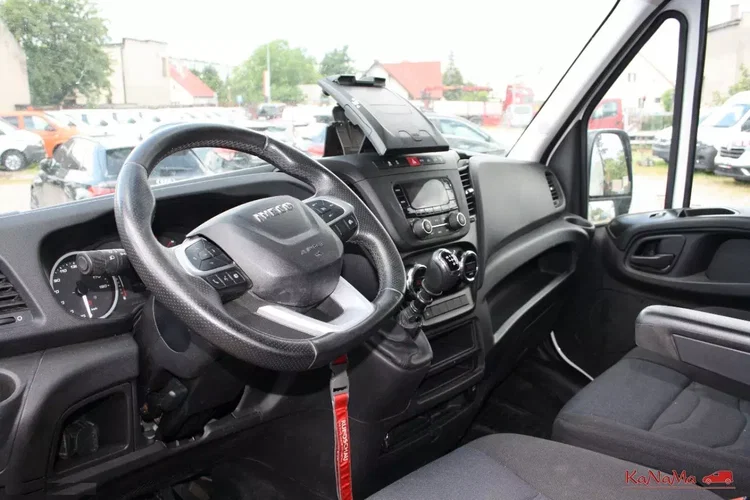 Iveco DAILY 35S18 zdjęcie 2