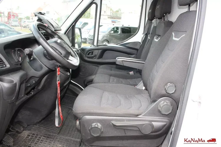 Iveco DAILY 35S18 zdjęcie 24